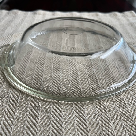 Vintage Pyrex Raised Handled Lid 682-C - Picture 2 of 5